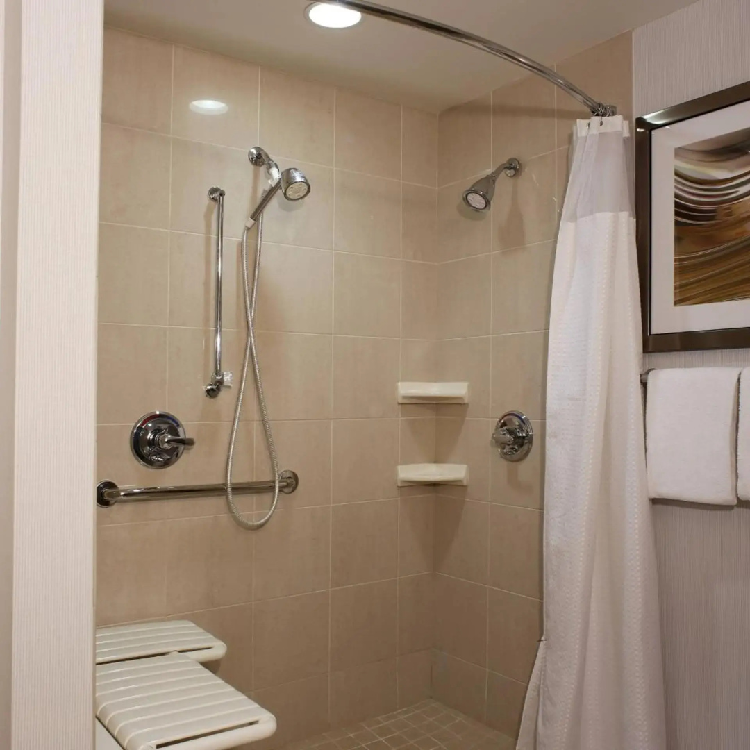 Photo - Courtyard by Marriott Hamilton