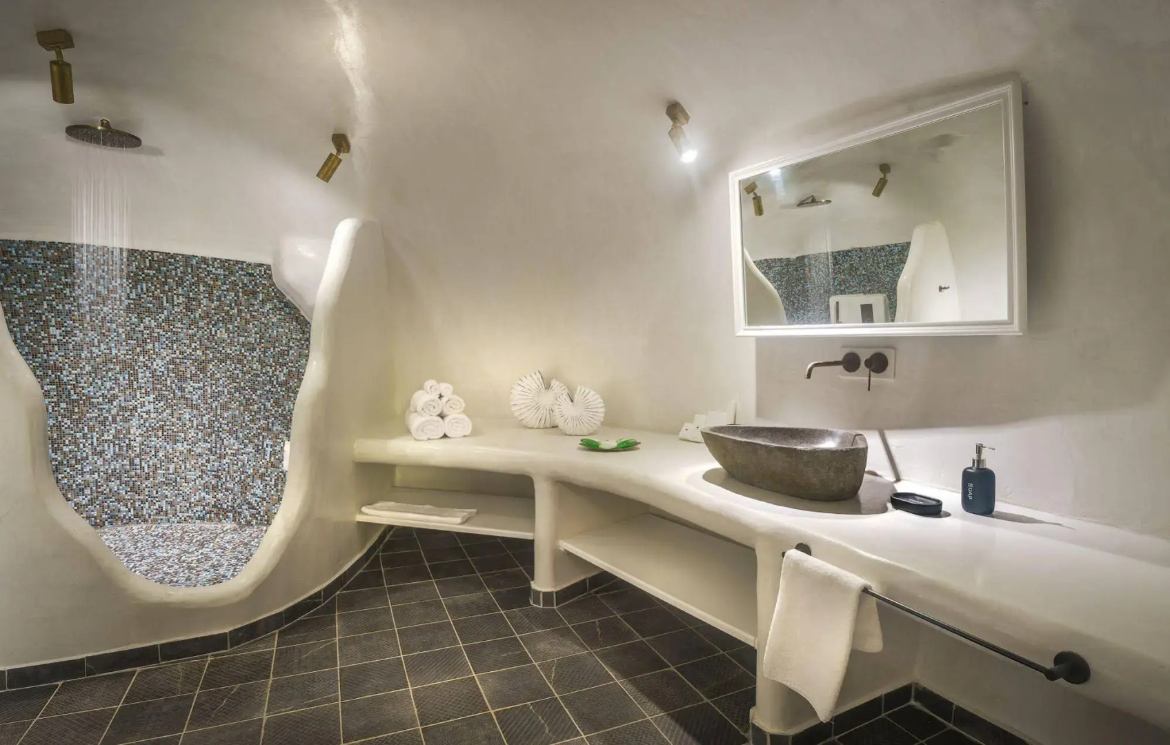 Photo - Secret Legend Suites