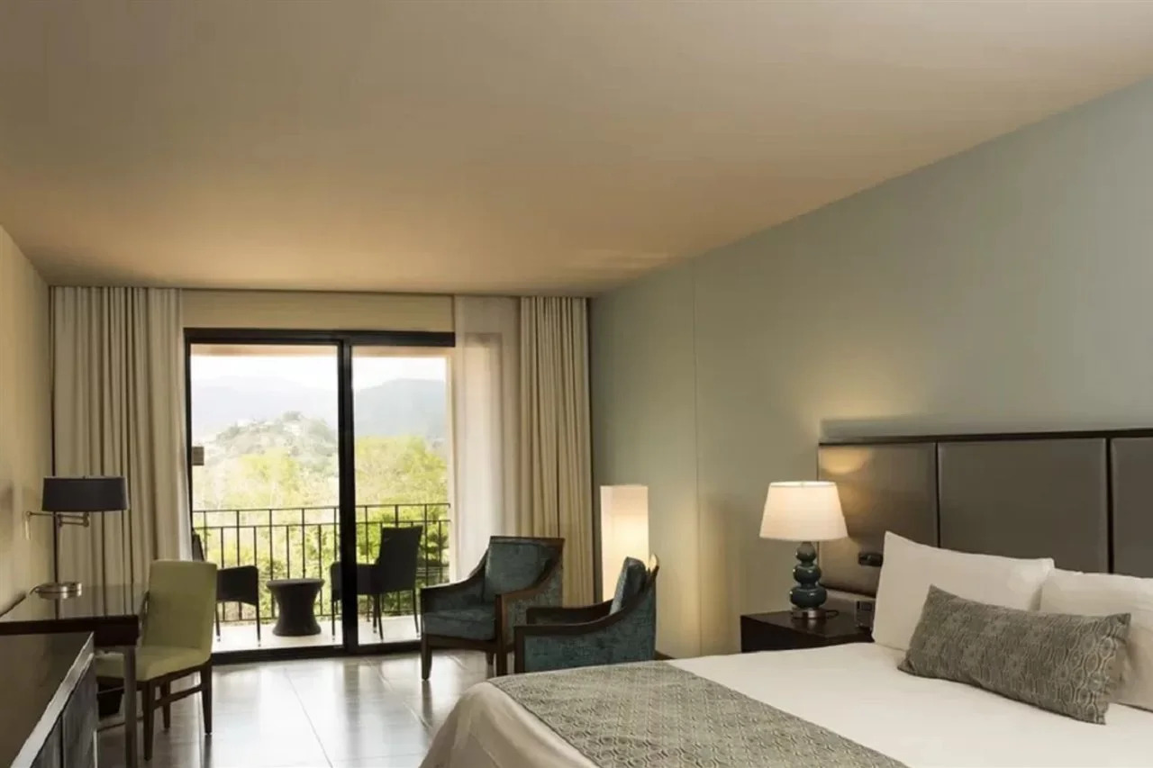 Photo - Crocs Resort & Casino