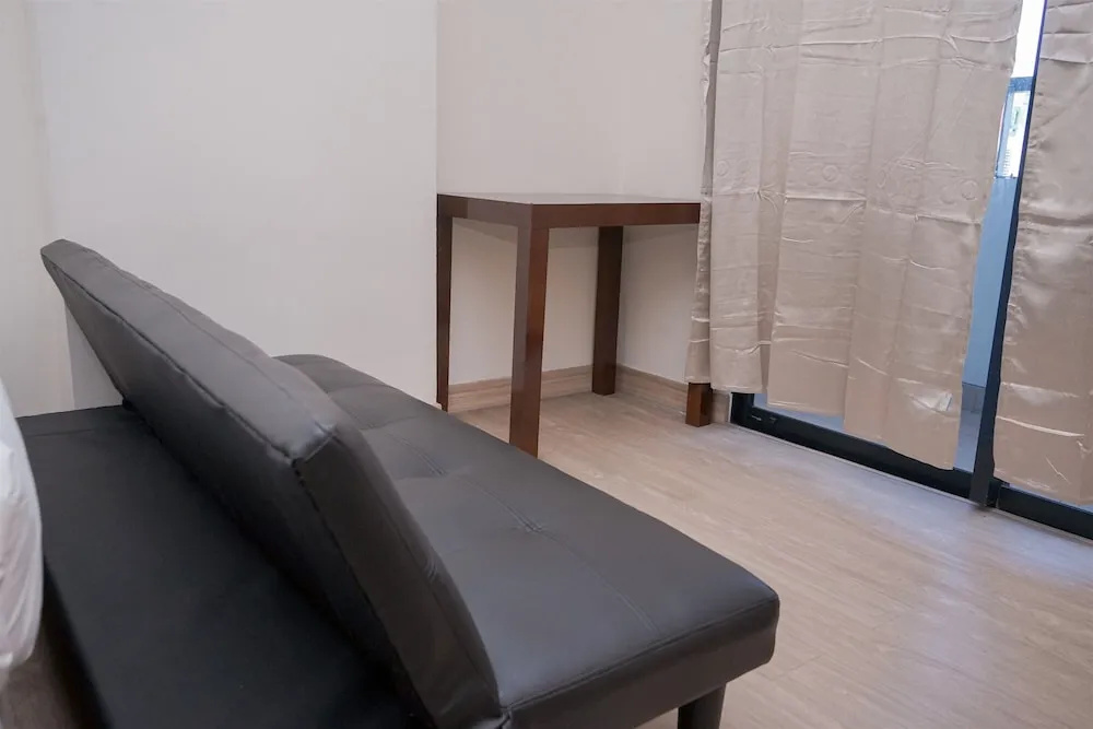 Good Deal and Comfy Studio at Collins Boulevard Apartment