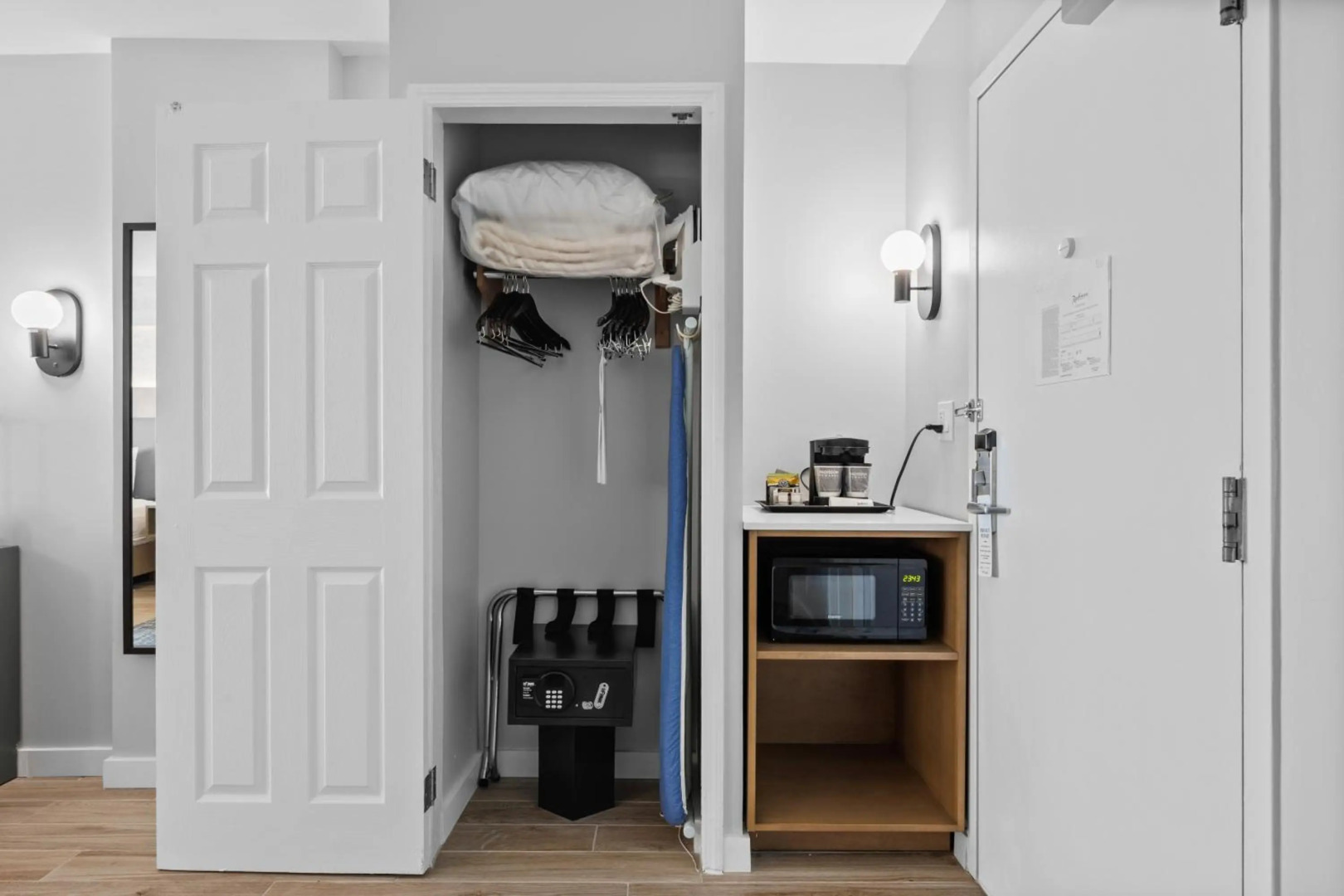 Photo - DoubleTree by Hilton New York JFK Airport