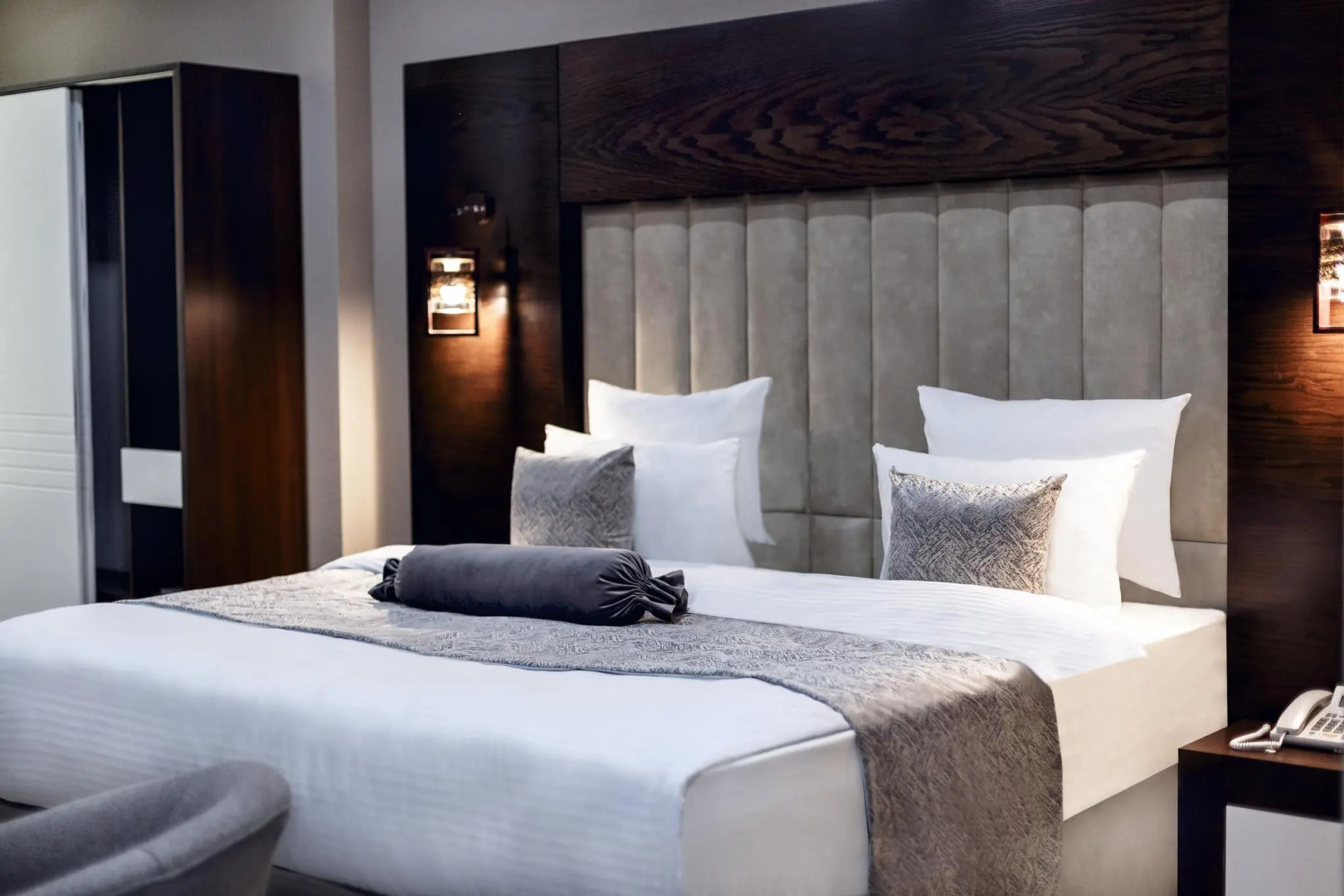 Photo - Parallel Hotel