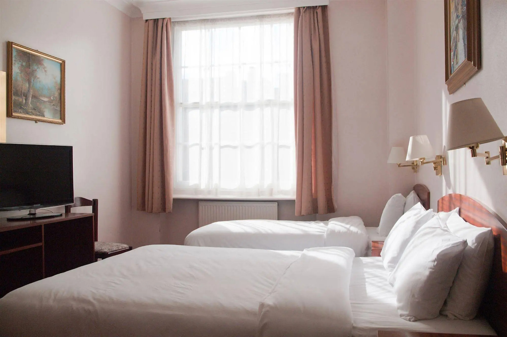 Foto - St George's Hotel