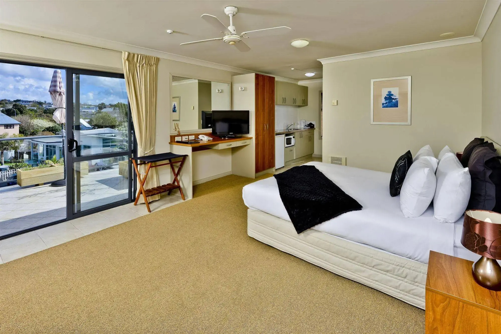 Photo - Whangaparaoa Lodge
