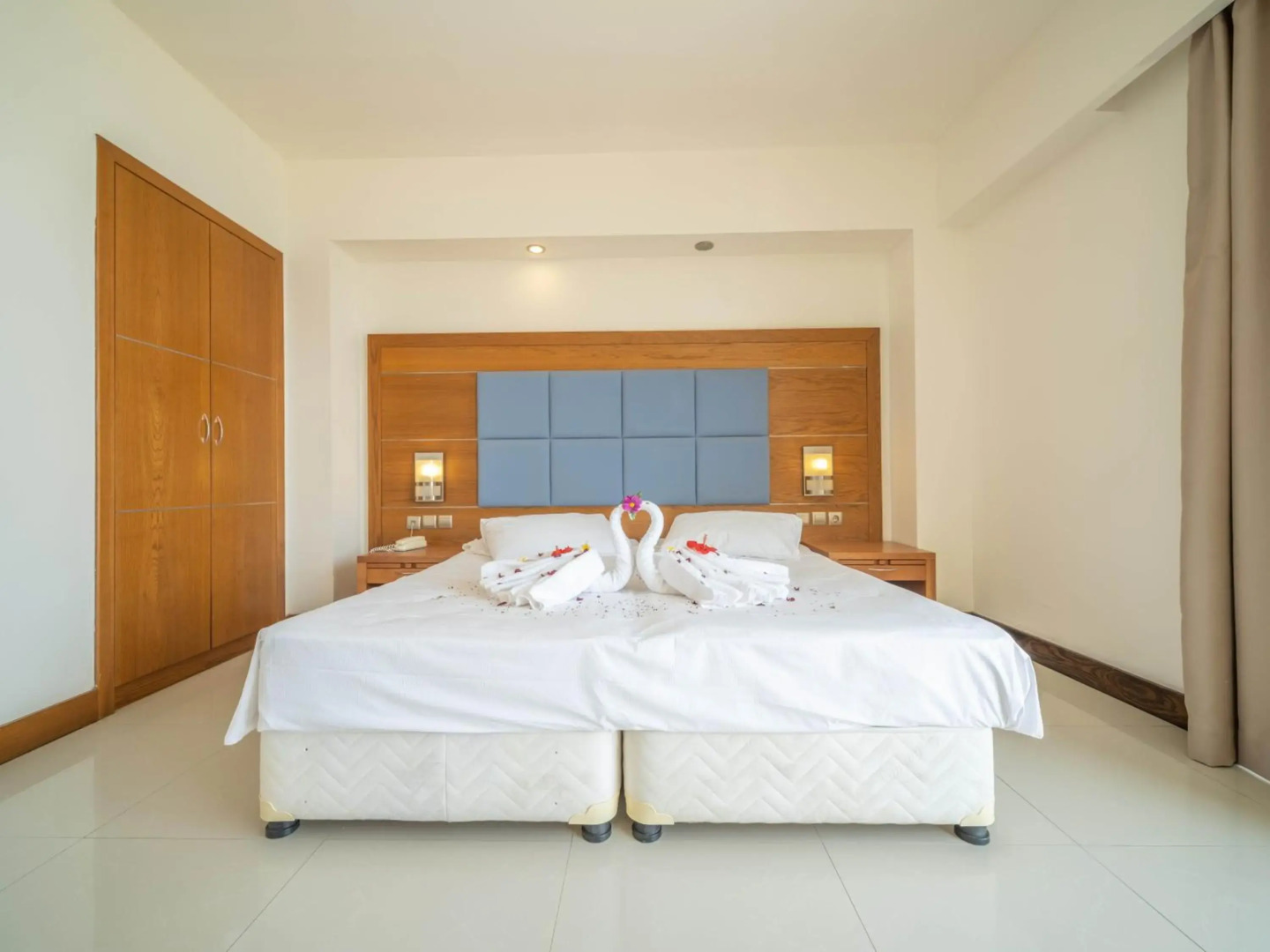 Photo - Sunshine Rhodes