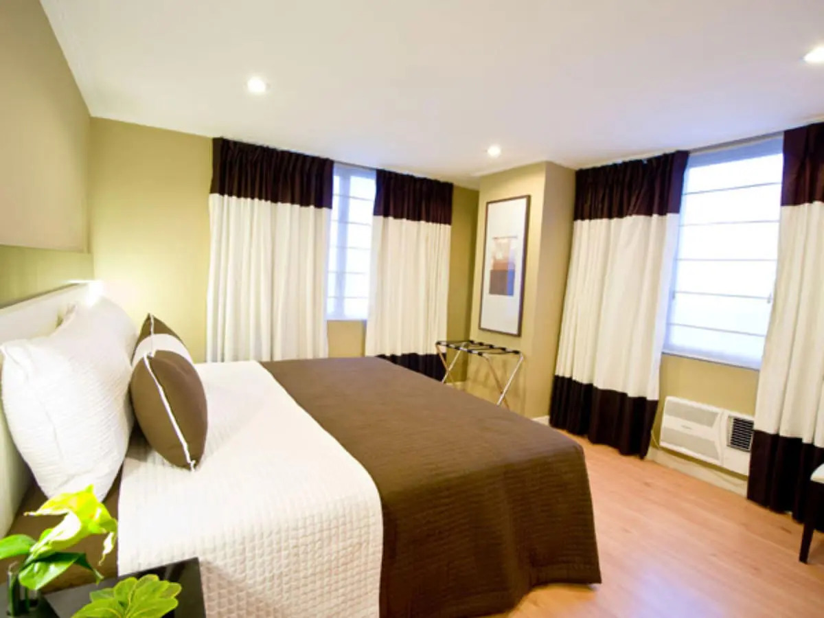 Photo - Astoria Plaza