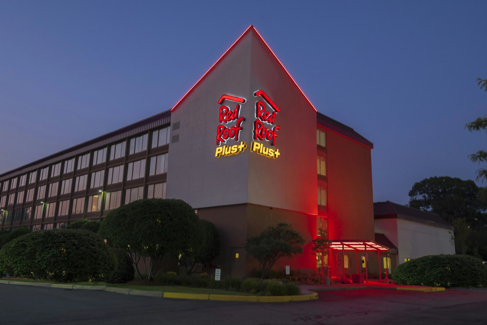 Photo - Red Roof Inn PLUS+ Boston - Woburn/ Burlington