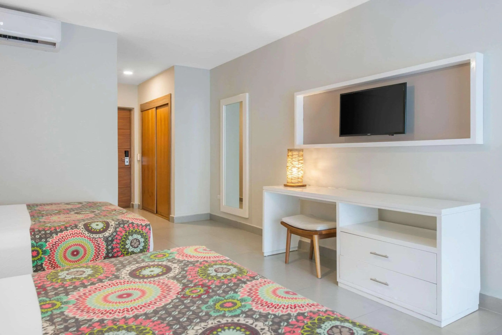 Photo - Emotions by Hodelpa - Juan Dolio