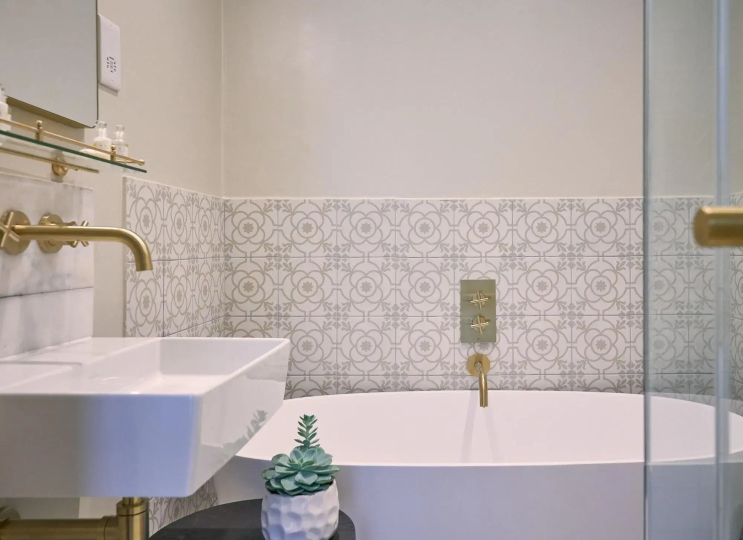 Photo - The Tophams Hotel