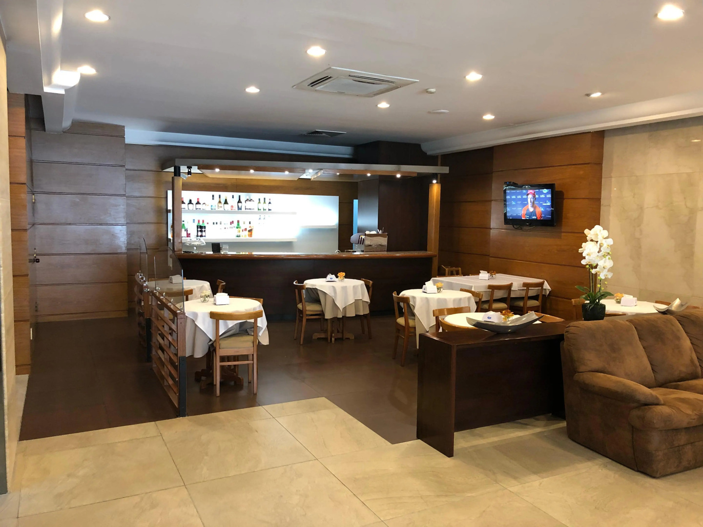 Foto - Crystal Palace Hotel