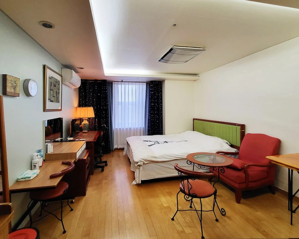 Photo - Khan Residence