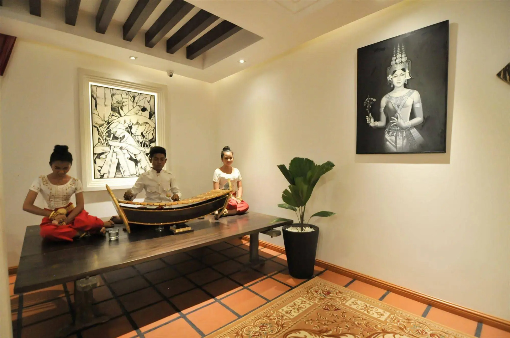 Photo - La Rose Suites