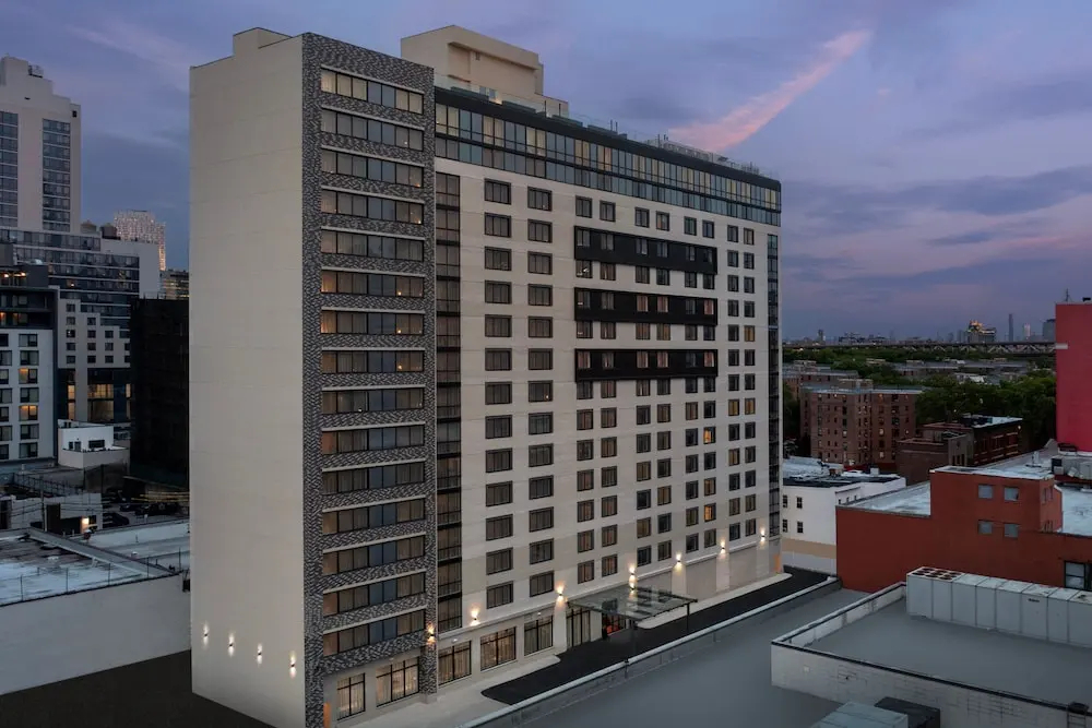 Foto - SpringHill Suites by Marriott New York Queens