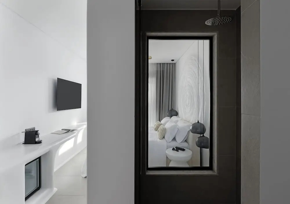 Photo - WhiteArt Suites