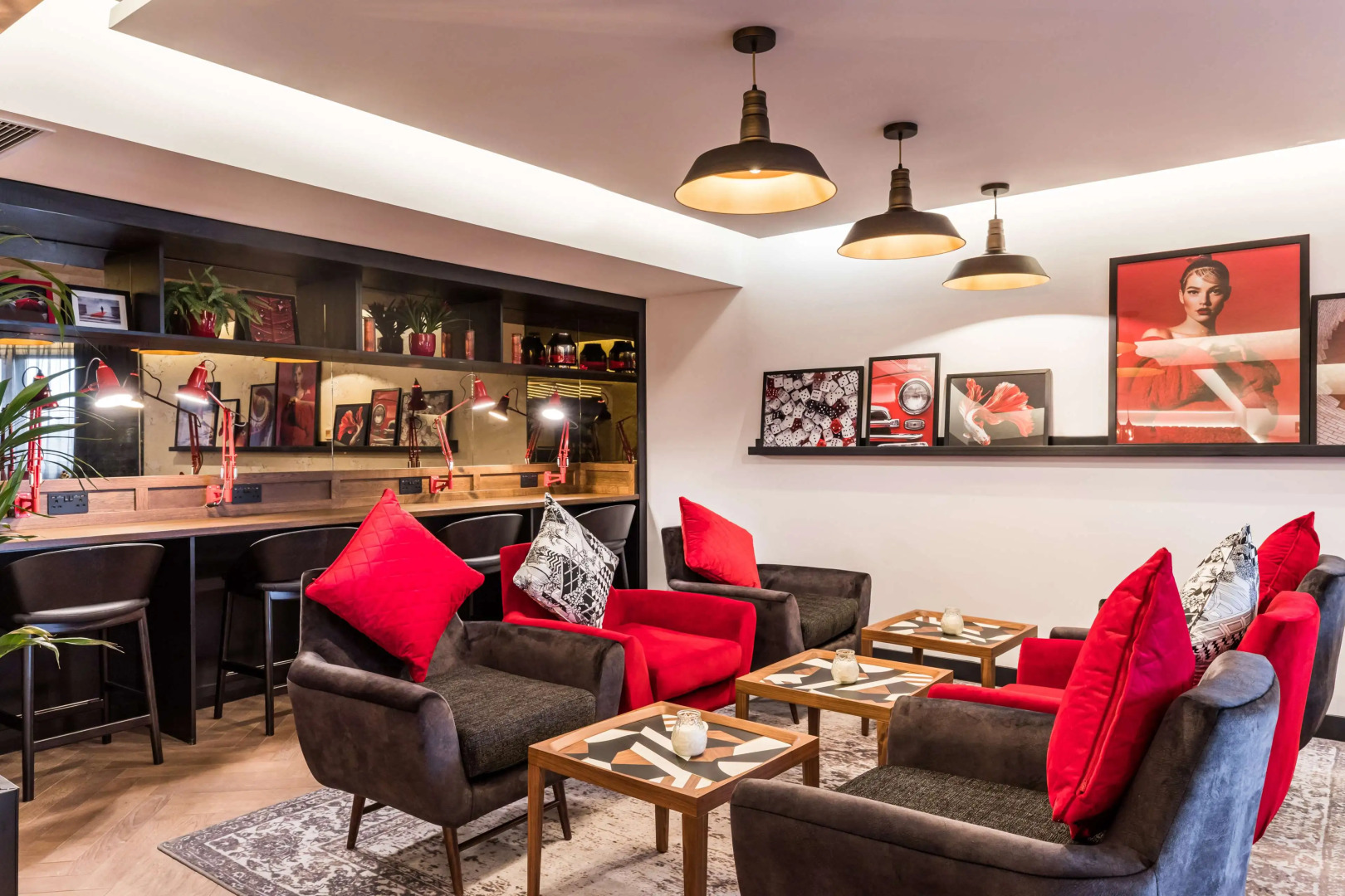 Photo - Radisson RED London Heathrow