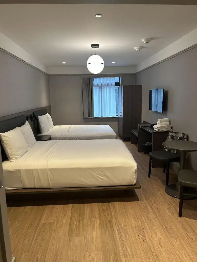 Photo - The Melrose Hotel