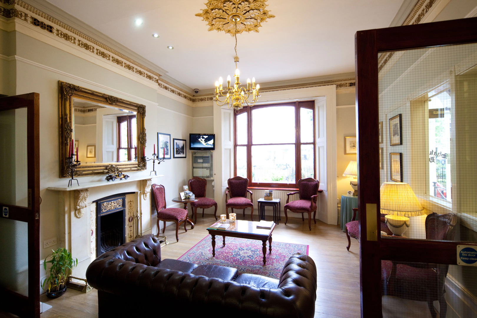 Photo - Shakespeare Hotel