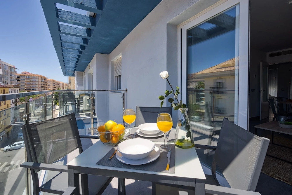 Photo - Sur Suites La Dorada, centricos soleados a pocos metros de la Playa y con Parking Opcional