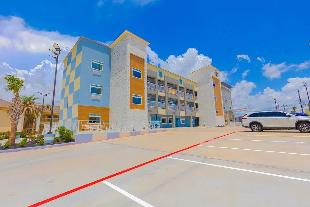Photo - La Vyoma Villas, Westpark Hwy 6