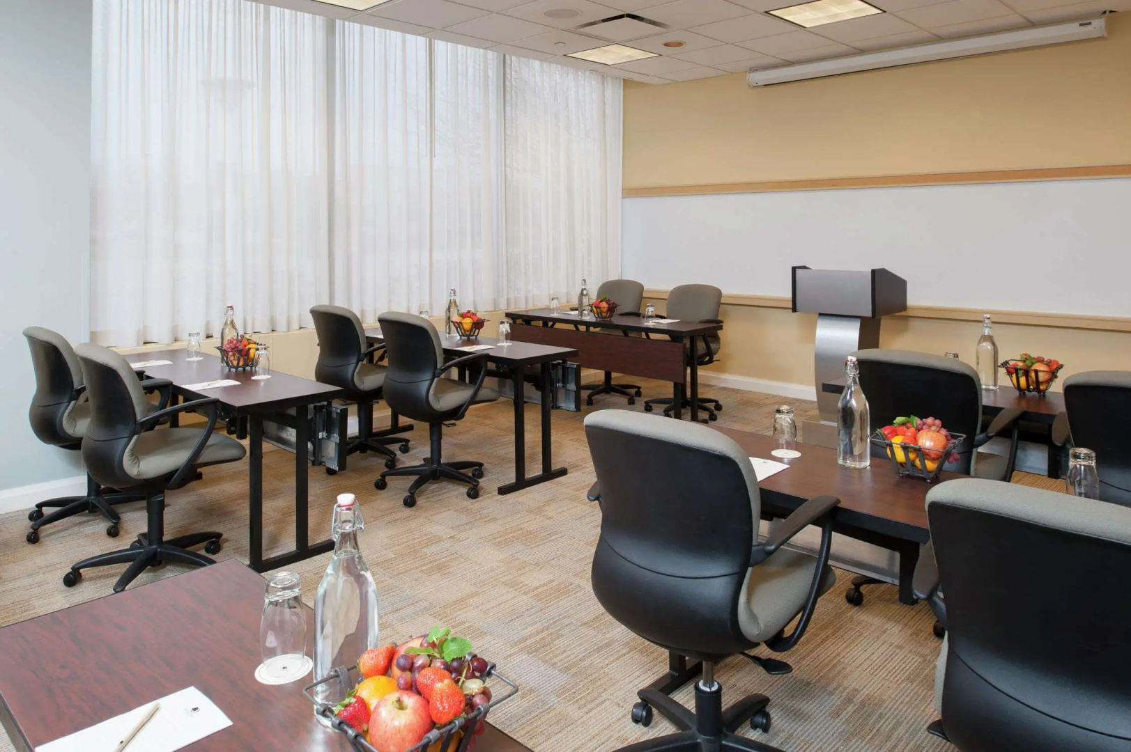 Foto - DoubleTree by Hilton Chicago - North Shore Conference Center