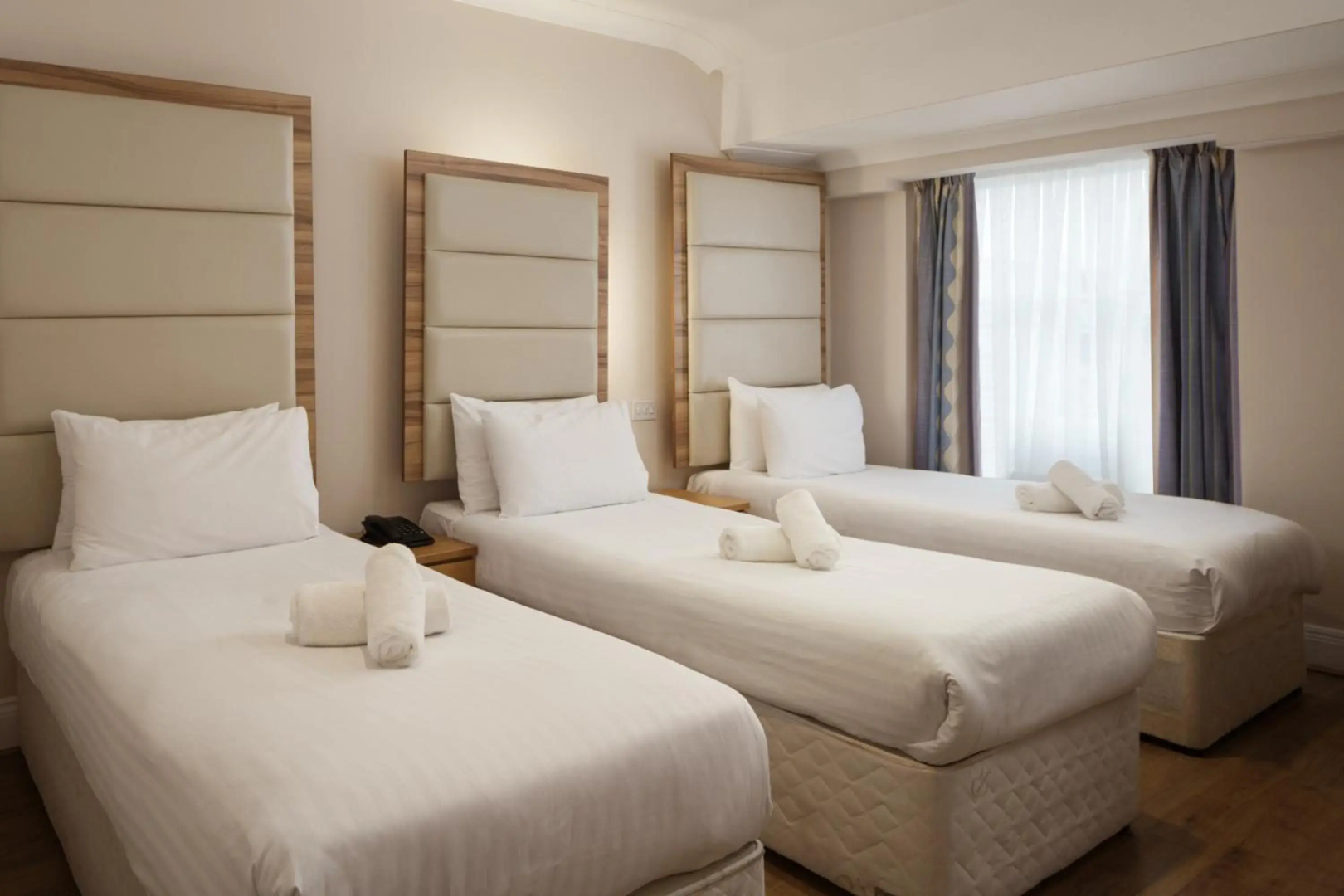 Photo - Royal Eagle Hotel