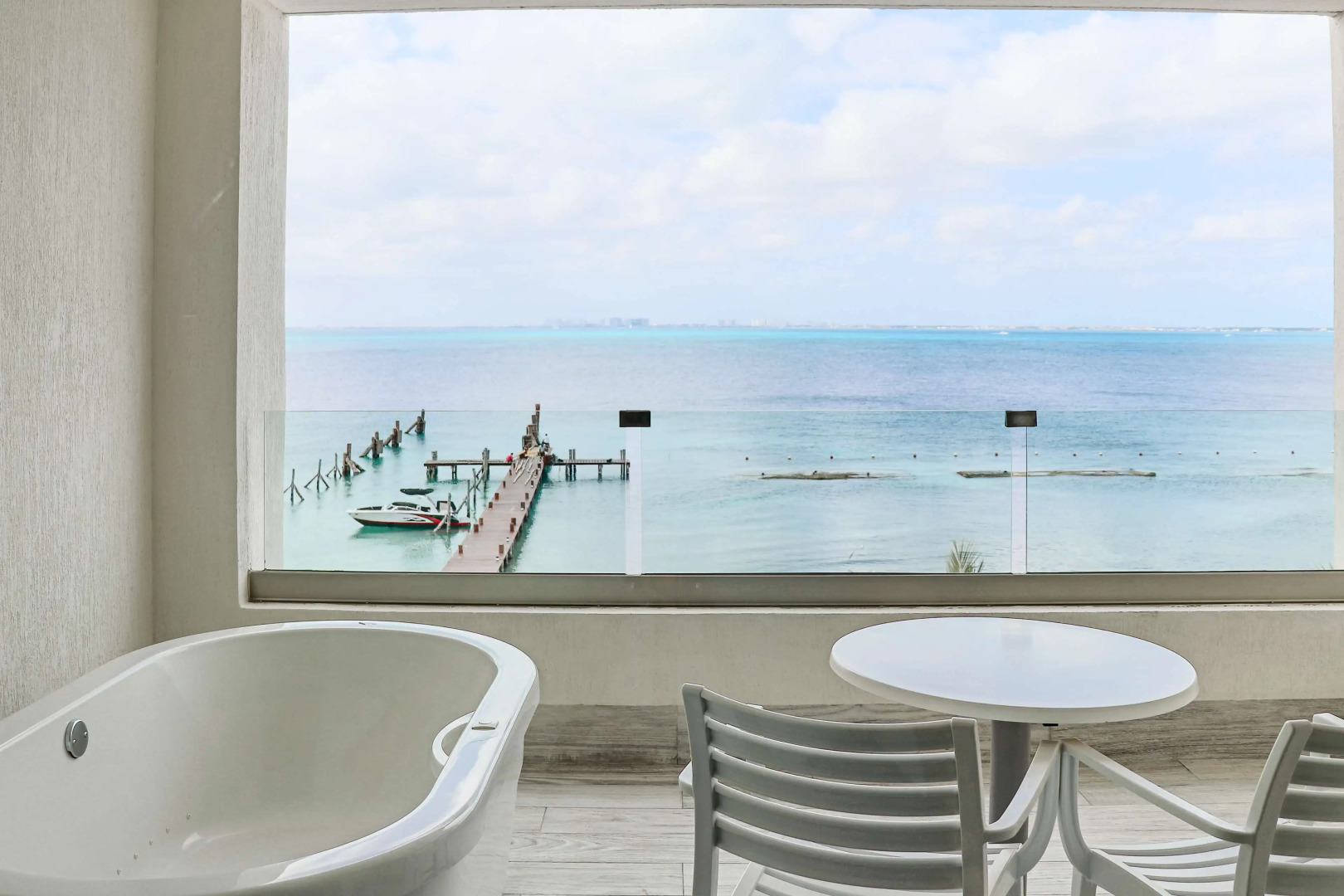 Foto - Izla Beach Front Hotel