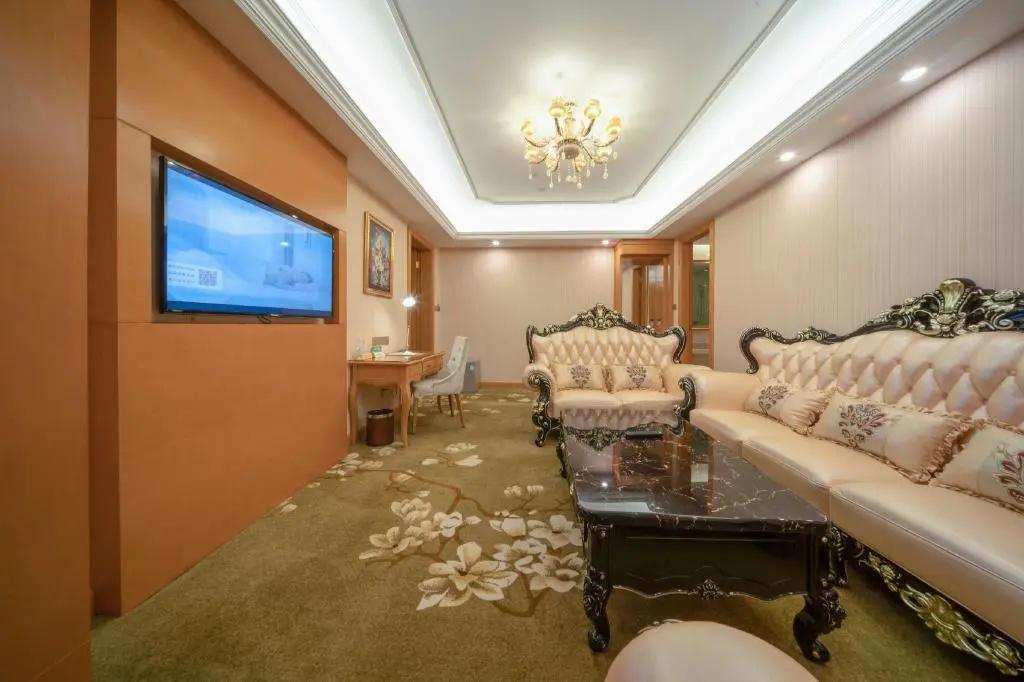 Vienna International Hotel (Wuhan Wujiashan, Dongxihu Avenue, Qixiong Road)