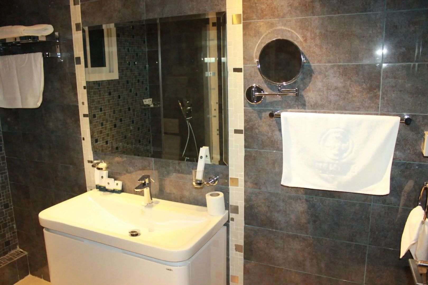 Photo - Le Park Hotel
