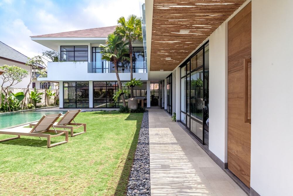 Photo - Villa Nonnavana - 12-minute walk to Batu Bolong Beach