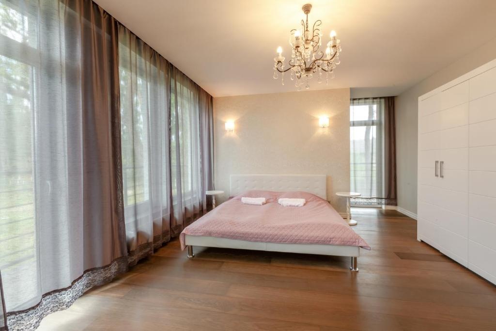 Amber Diamond - 3 Level Townhouse