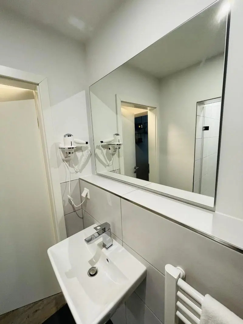 Photo - IQ Hotel
