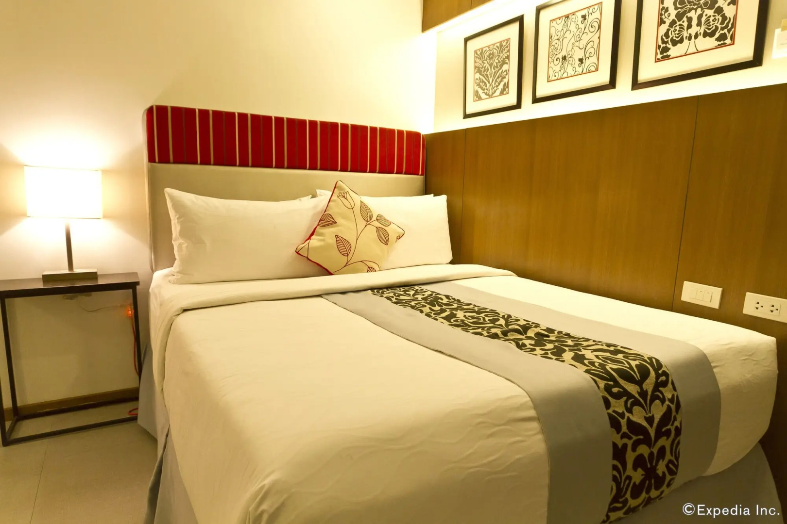 Photo - St Mark Hotel