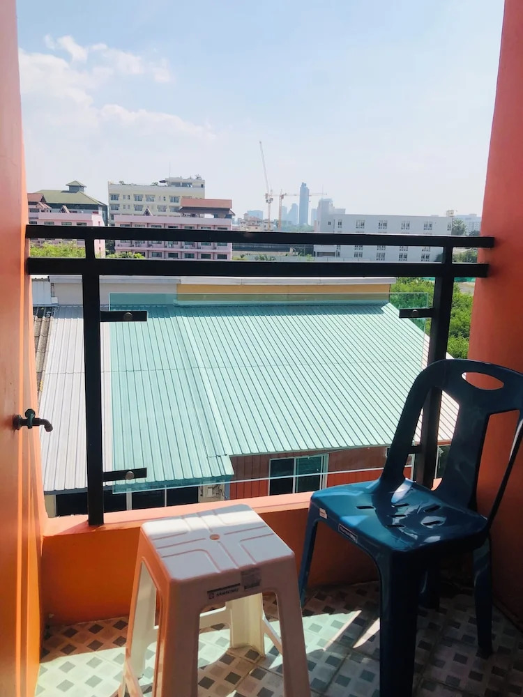 Photo - Royal Star Suites pattaya