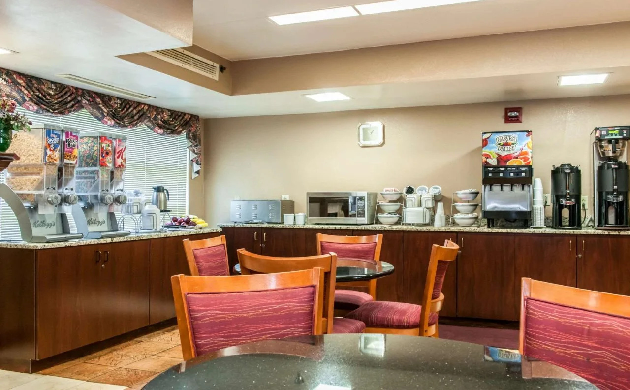 Photo - Clarion Inn & Suites Indianapolis Northwest