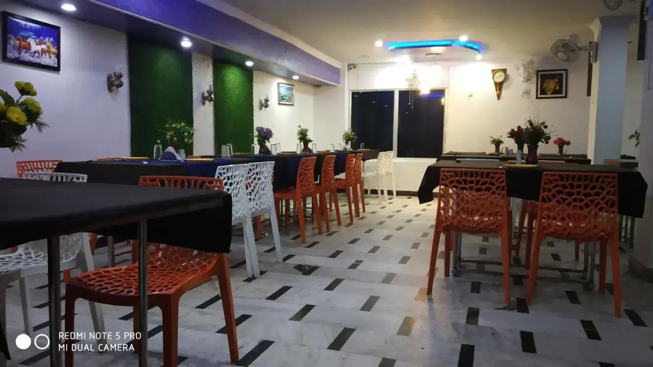 Photo - OYO 8743 Hotel Ravi Palace