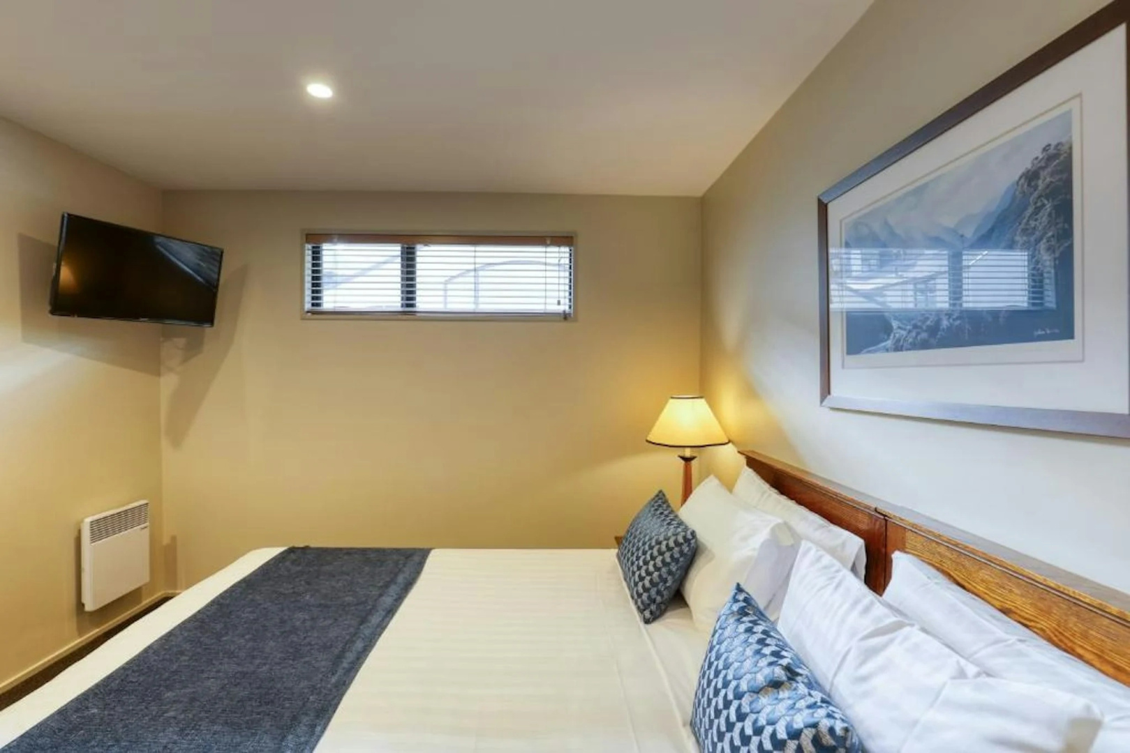 Photo - Garden Court Suites And Apartments
