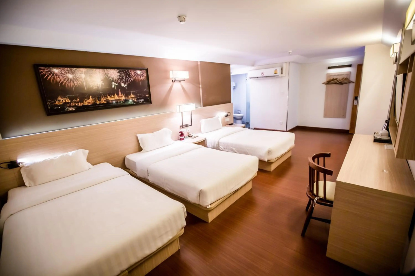 Foto - Chiang Roi 7 Days Inn