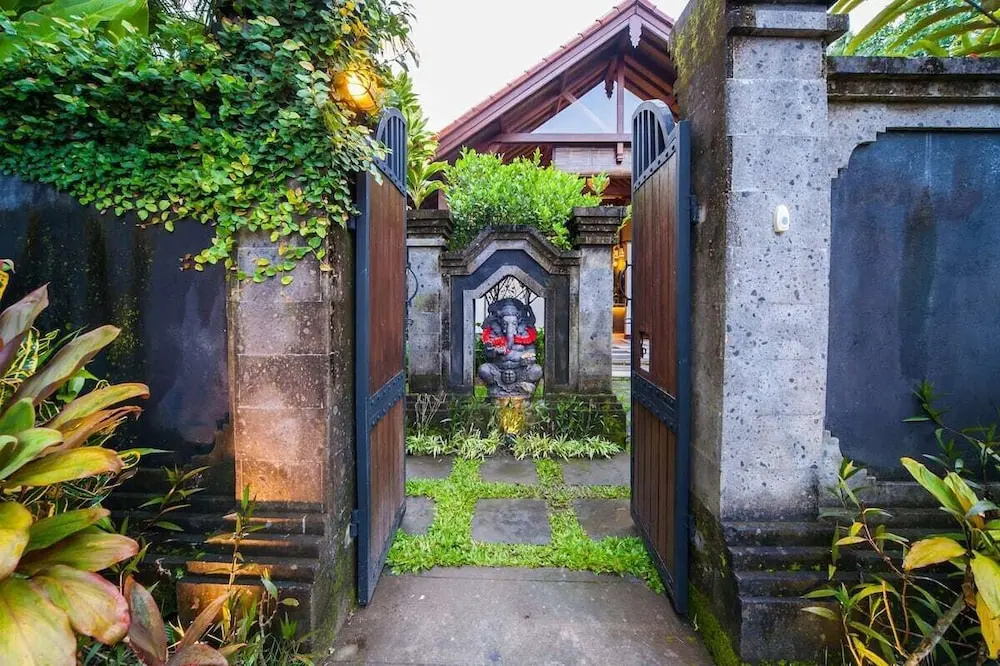 Foto - Luxury 3BR Infinity Jungle View Aashaya Villa Ubud