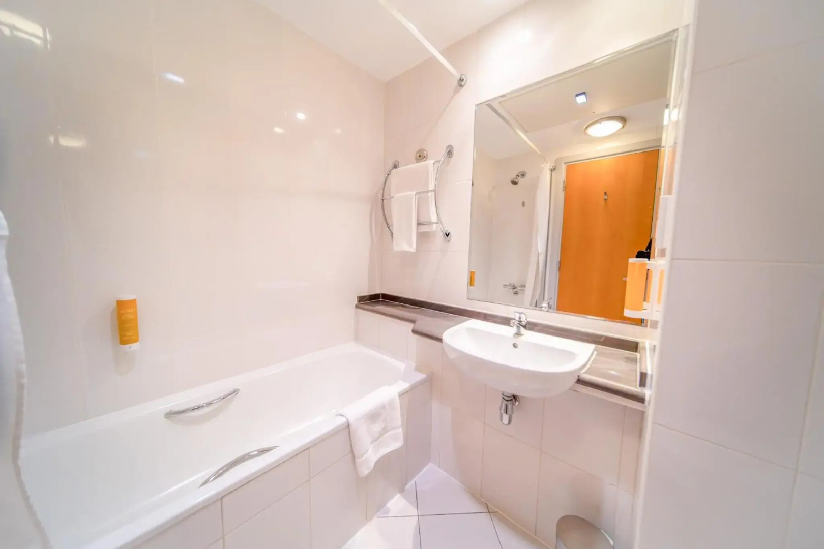 Photo - Premier Inn Abu Dhabi Airport Business Park