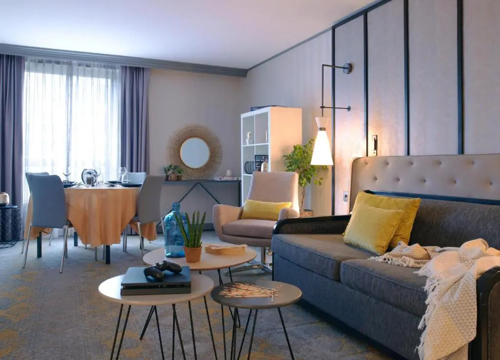 Photo - Renaissance Paris La Defense Hotel