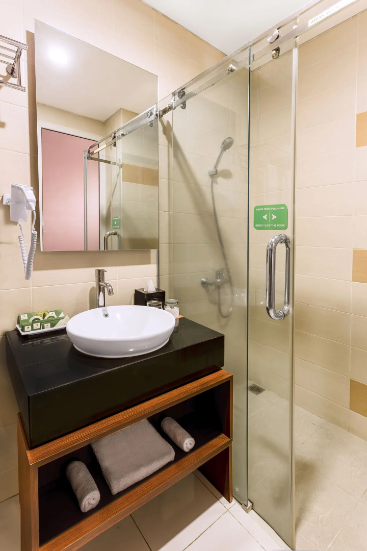 Photo - Lynt Hotel Jakarta