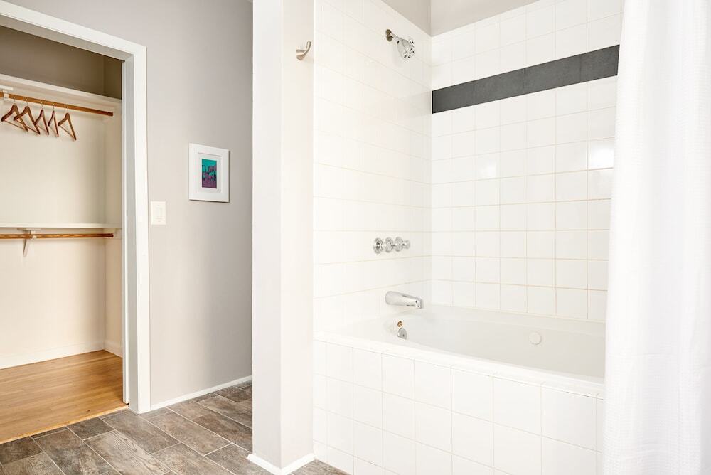 Foto - Reside Houston Downtown, a Wyndham Residence