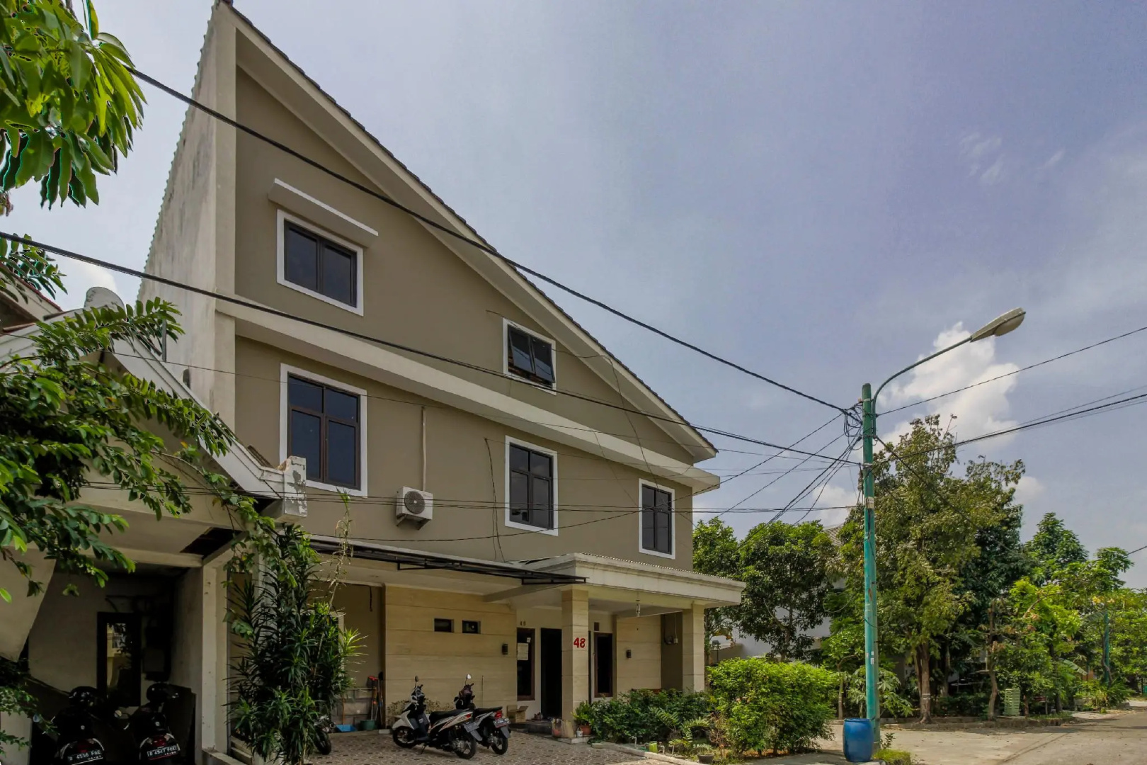 Foto - RedDoorz Plus near Lippo Cikarang Mall