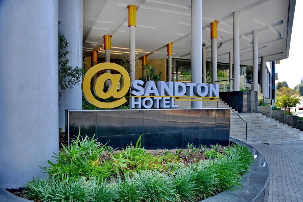 Photo - @Sandton Hotel