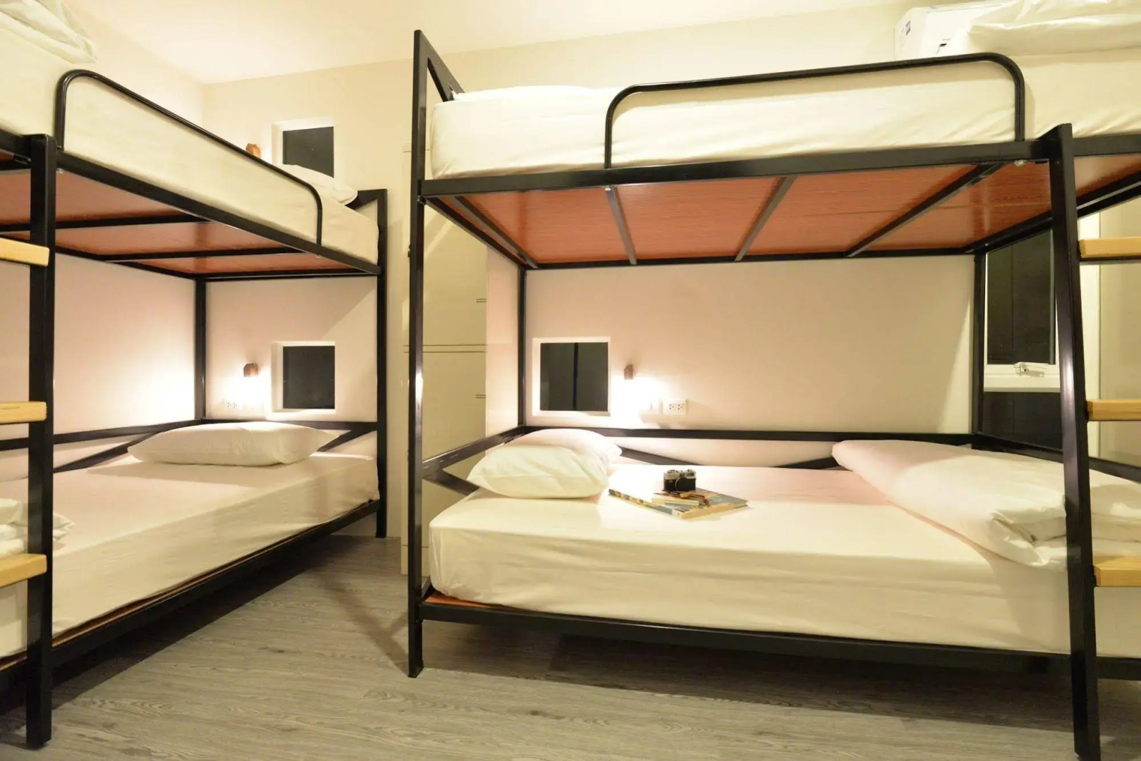 Foto - The Yard Bangkok Hostel