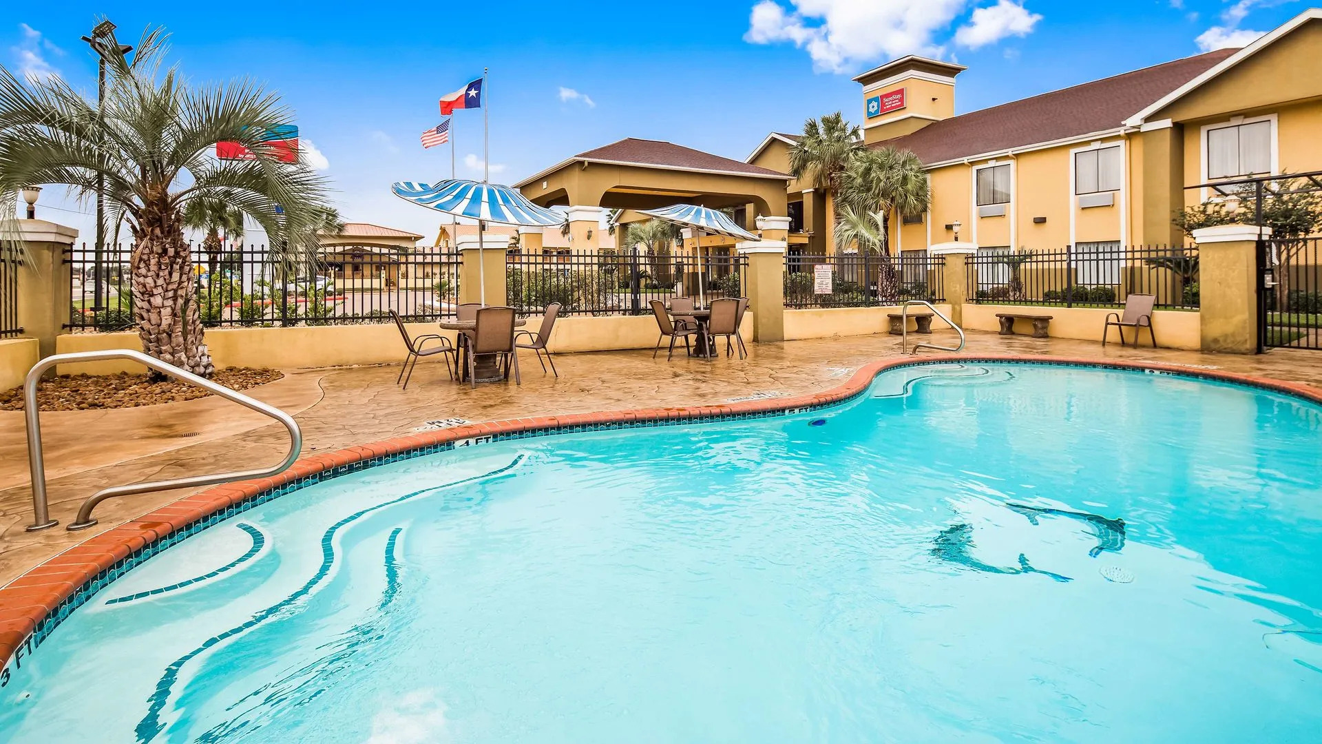 Photo - SureStay Plus Hotel by Best Western Alvin