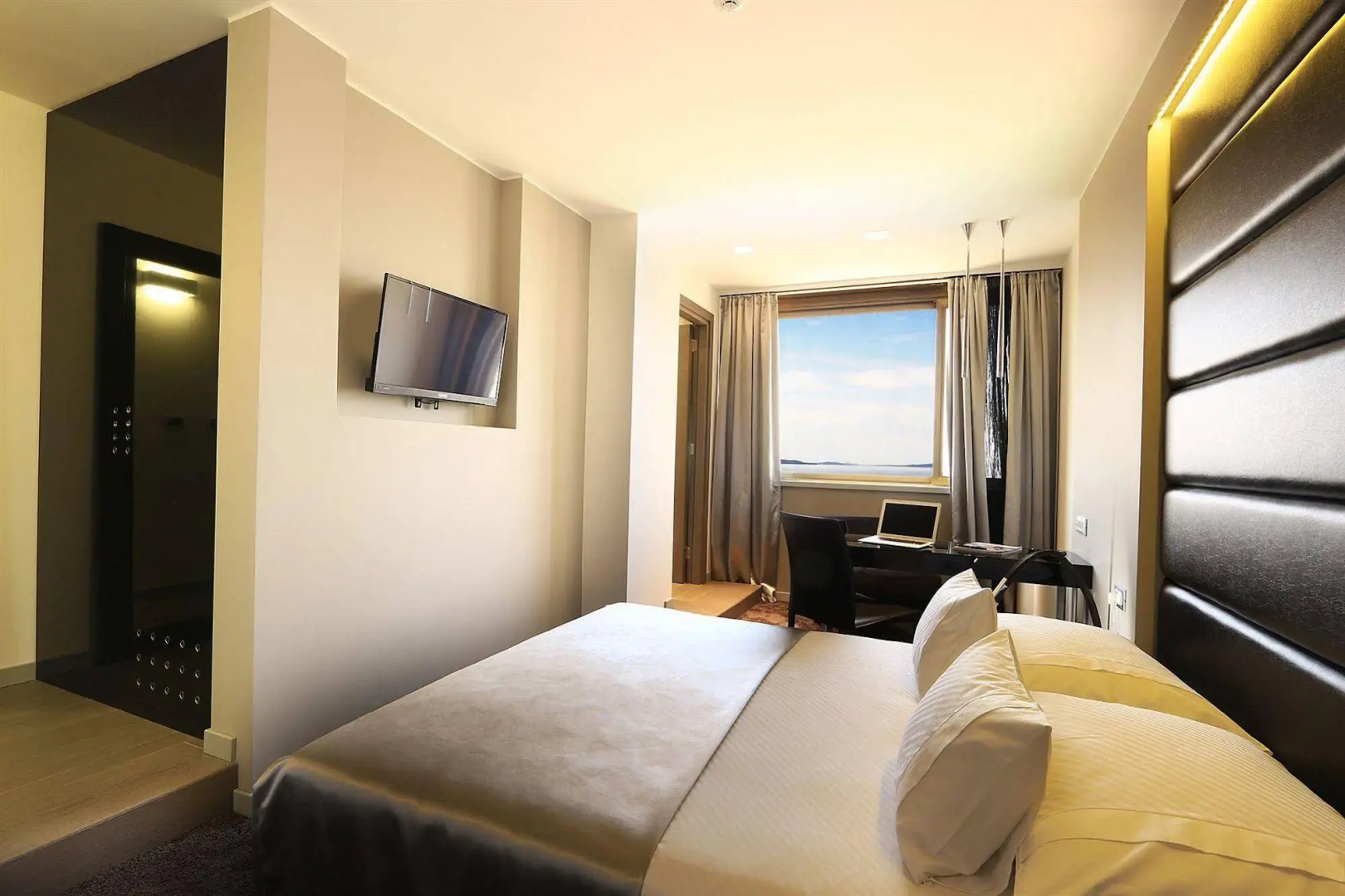 Photo - The View Luxury Rooms