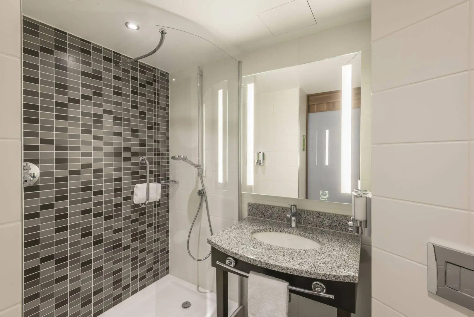 Photo - Hilton Garden Inn Frankfurt City Centre