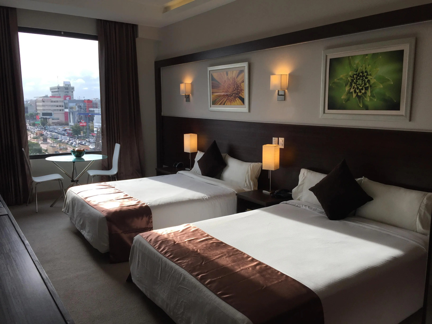 Photo - Weston Suites Hotel