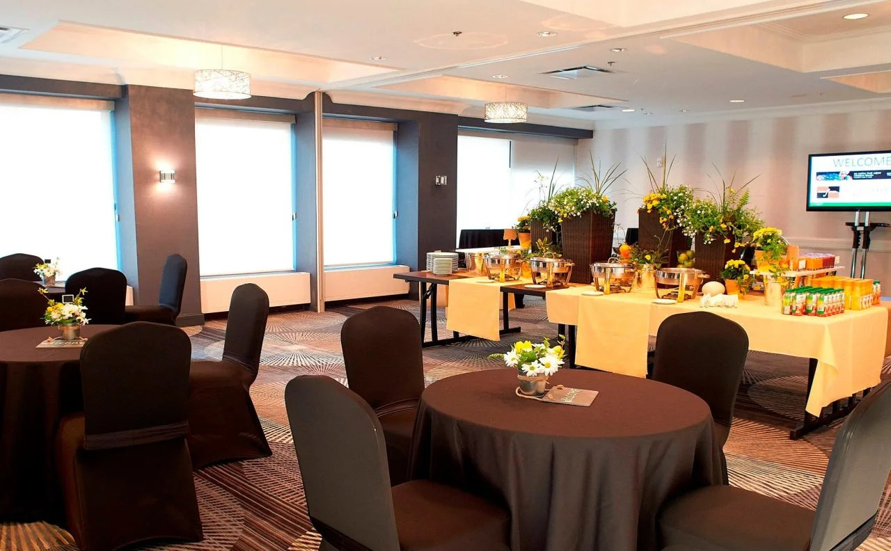 Photo - Courtyard by Marriott Toronto Downtown